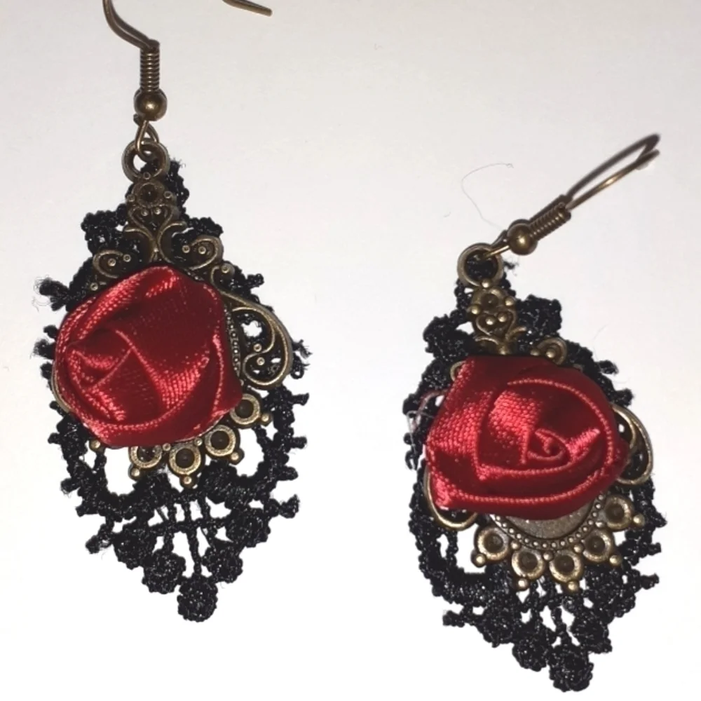 NWT:  Sexy or GOTH? RED Satin ROSE on LACE!!!